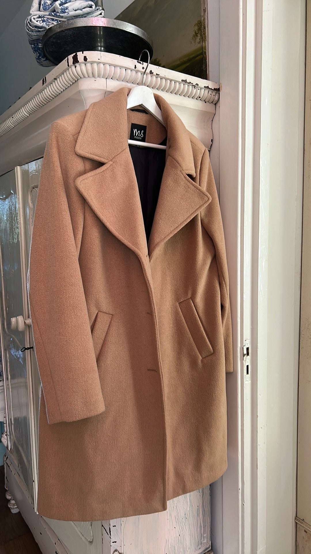 Mooie camel jas / mantel. Tot de knie. Mt 44., Ophalen, Zo goed als nieuw, Maat 42/44 (L), Beige