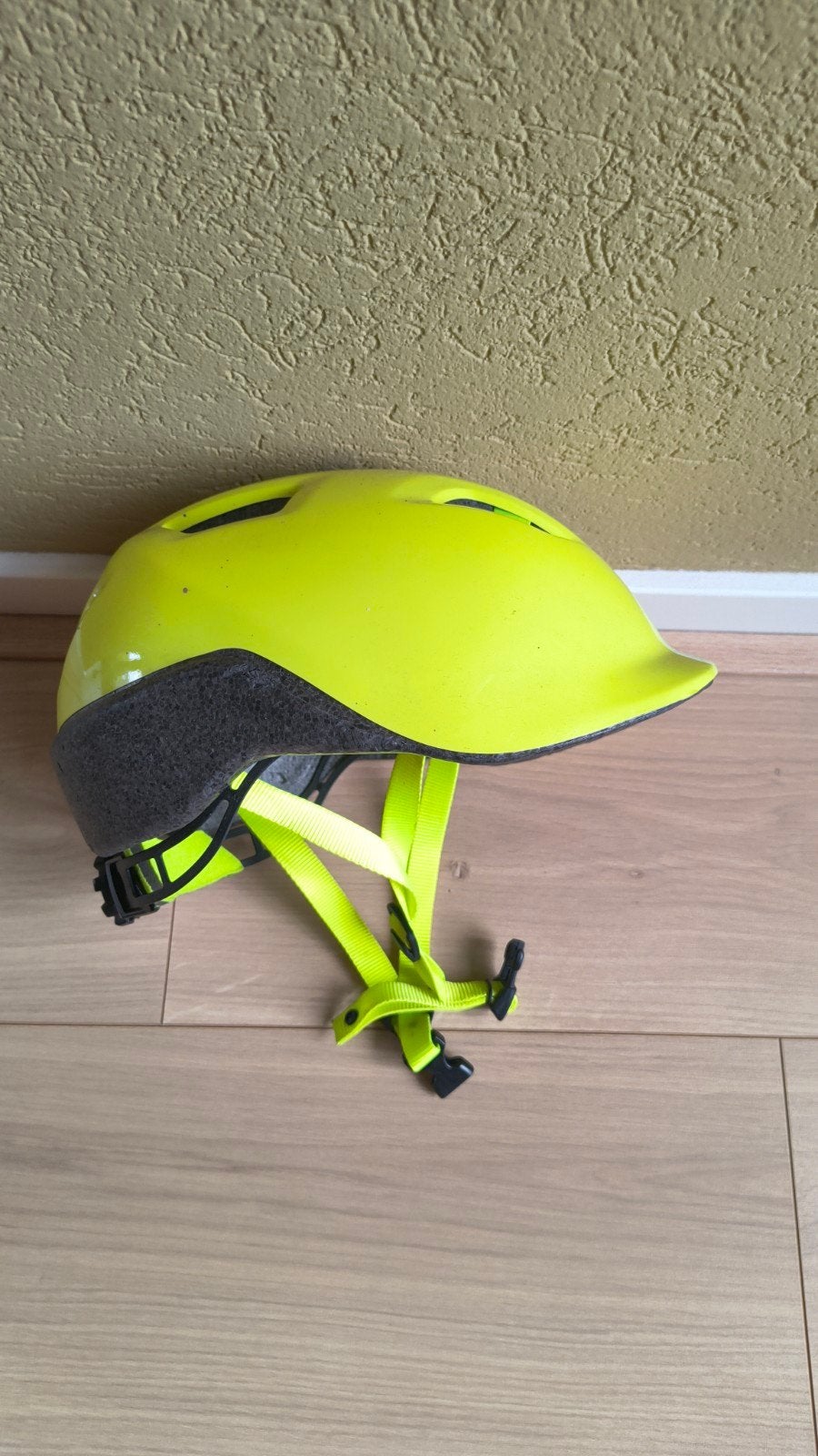 Kinder fietshelm - Geel - Maat S (53-56 cm), Ophalen, Zo goed als nieuw, S, Jongen of Meisje
