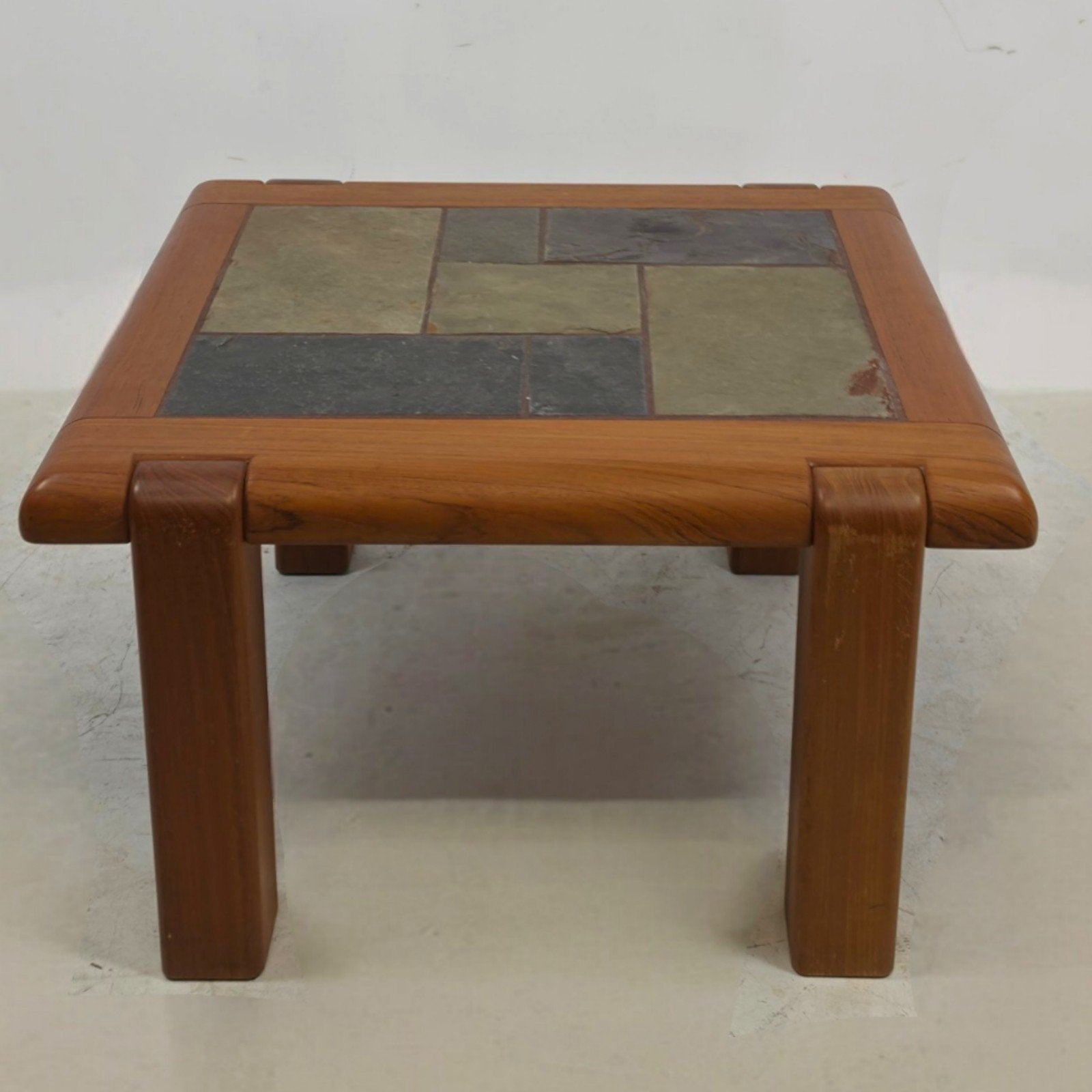 salontafel Deens 80s leisteen teak brutalistisch vintage, Ophalen of Verzenden, Rechthoekig, Teakhout, 50 tot 100 cm