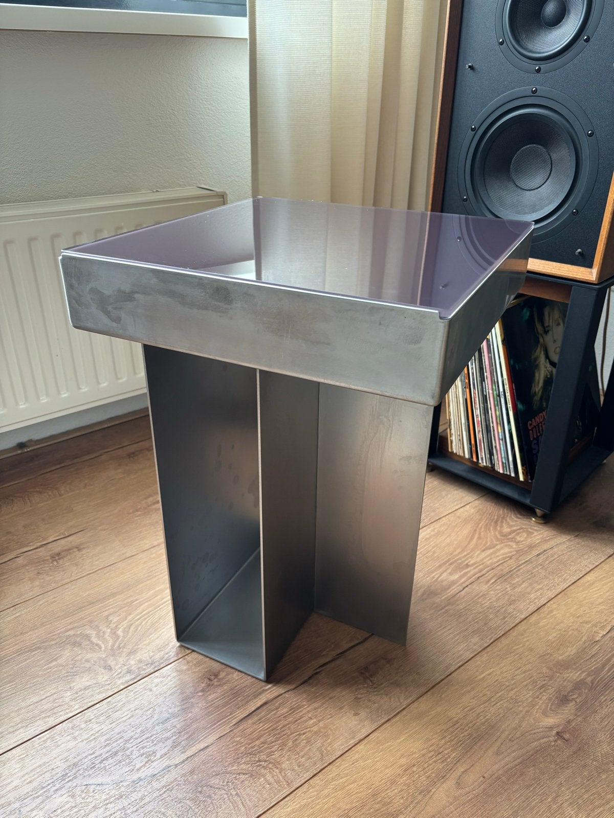 Noah Living bijzettafel - Chroom met glazen blad, Minder dan 55 cm, Gebruikt, Metaal of Aluminium, Design