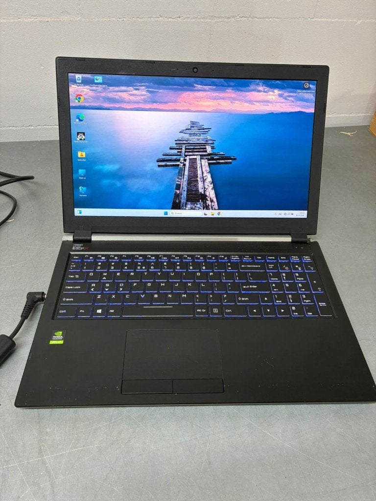 BTO Laptop W•BOOK  i7 9e - 1TB SSD - 32GB geheugen, Computers en Software, Gebruikt, Met videokaart, 2 tot 3 Ghz, Postweg 10 Wierden