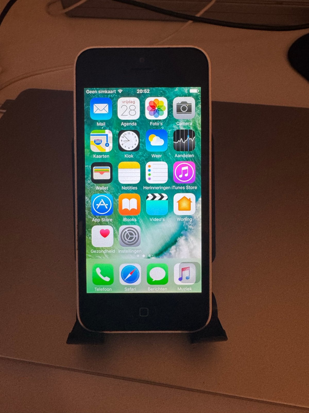 iPhone 5C 8GB - Nostalgie met iOS 10.3.3 (defecte homeknop), Telecommunicatie, Mobiele telefoons | Apple iPhone, Gebruikt, Ophalen of Verzenden