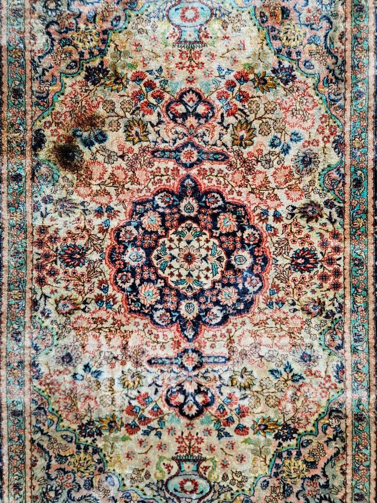 Handmade vintage oriental silk carpet medallion 140x200cm, Crème, Gebruikt, 100 tot 150 cm, Perzisch, Oosters, Klassiek
