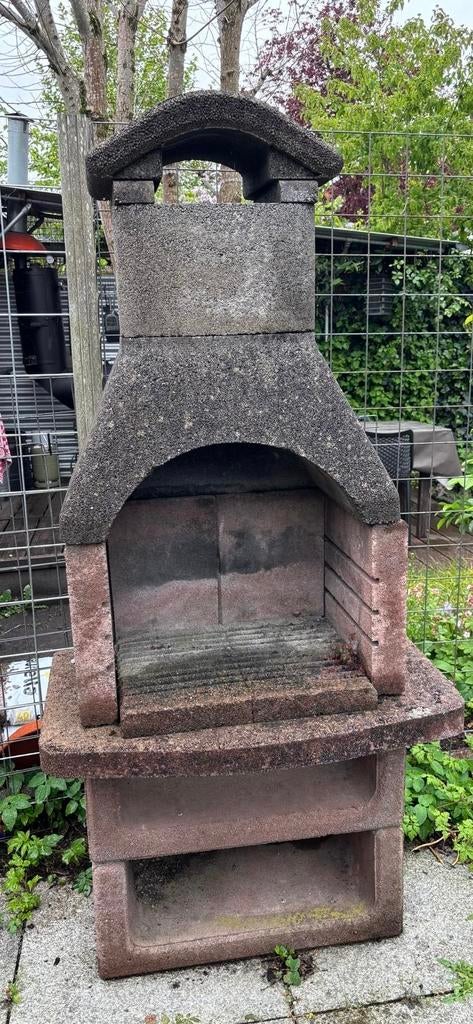 Robuuste stenen barbecue voor buiten, Tuin en Terras, Houtskoolbarbecues, Gebruikt, Ophalen