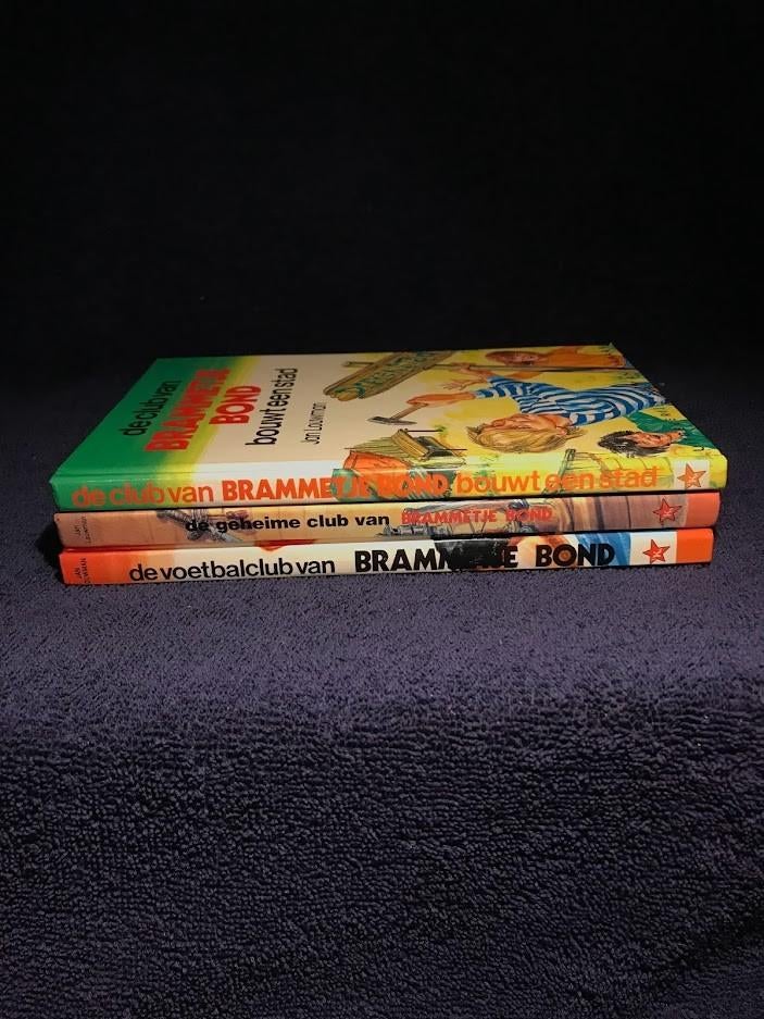 3 kinderboeken: De club van Brammetje Bond – Jan Louwman., Boeken, Ophalen of Verzenden, Zo goed als nieuw, Jan Louwman., Fictie algemeen