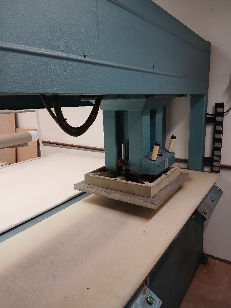Stansmachine, Ophalen