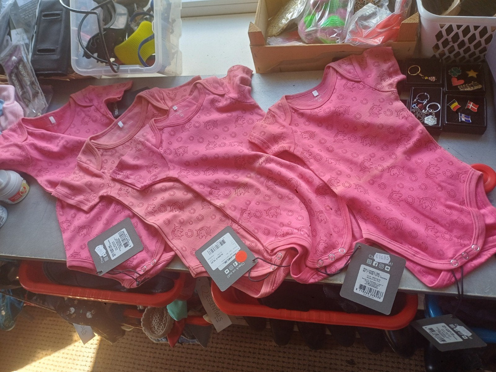 4 nieuwe verkleurde rompertjes, Dieren en Toebehoren, Ophalen of Verzenden