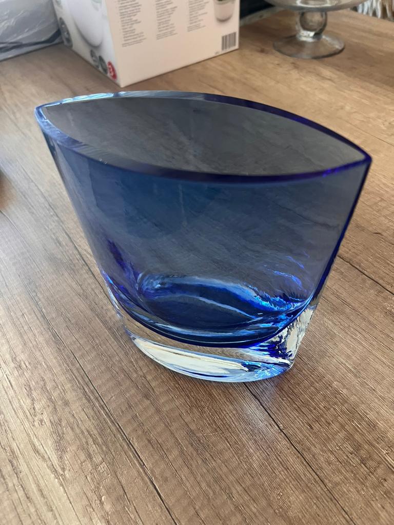 Zware vintage design vaas blauw glas uit de jaren 60, Huis en Inrichting, Woonaccessoires | Vazen, Zo goed als nieuw, Blauw, Minder dan 50 cm