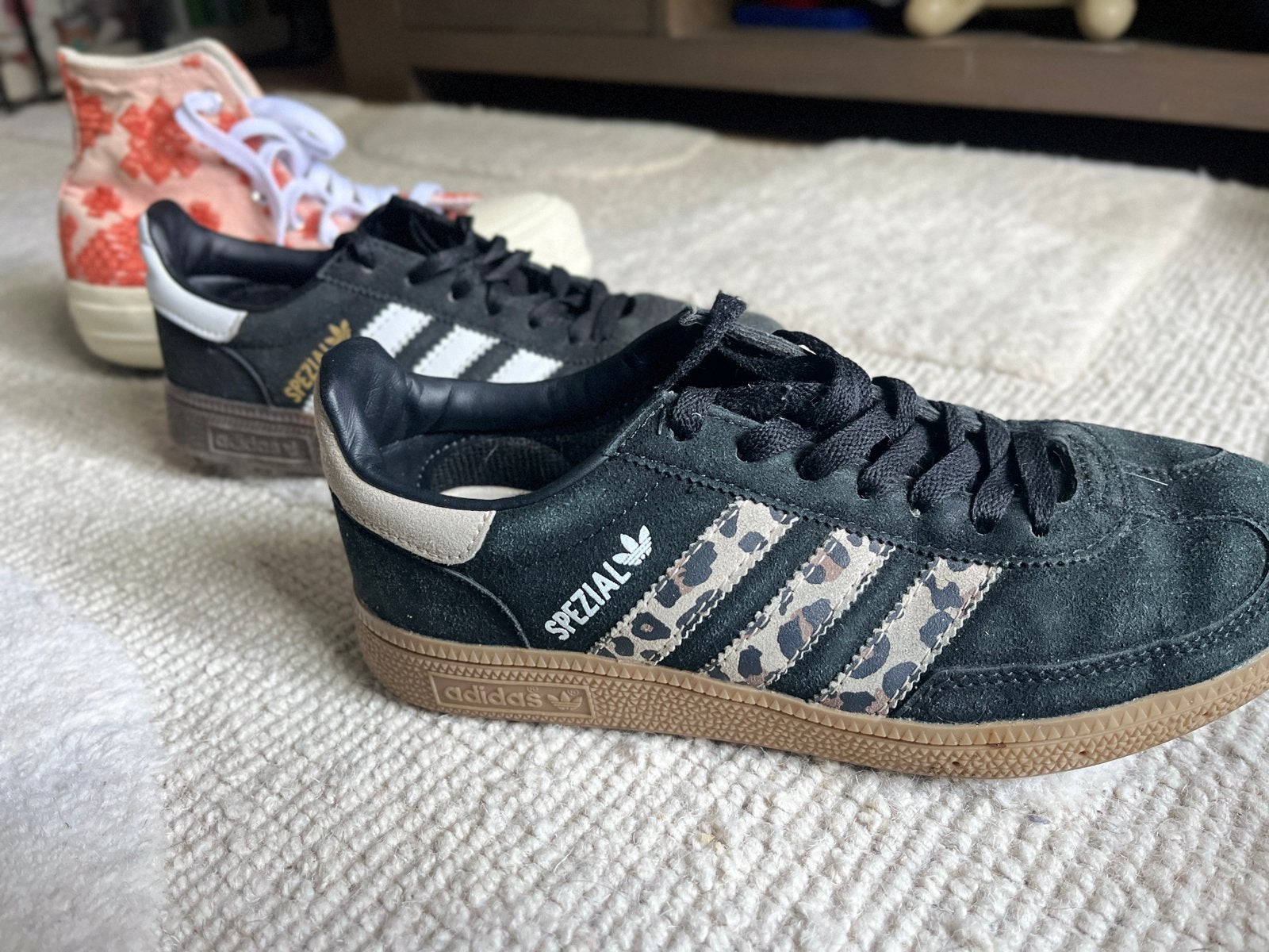 3 paar sneakers maat 37/37 1/3 Converse & Imitatie Adidas, Ophalen of Verzenden, Gedragen, Zwart, Sneakers of Gympen