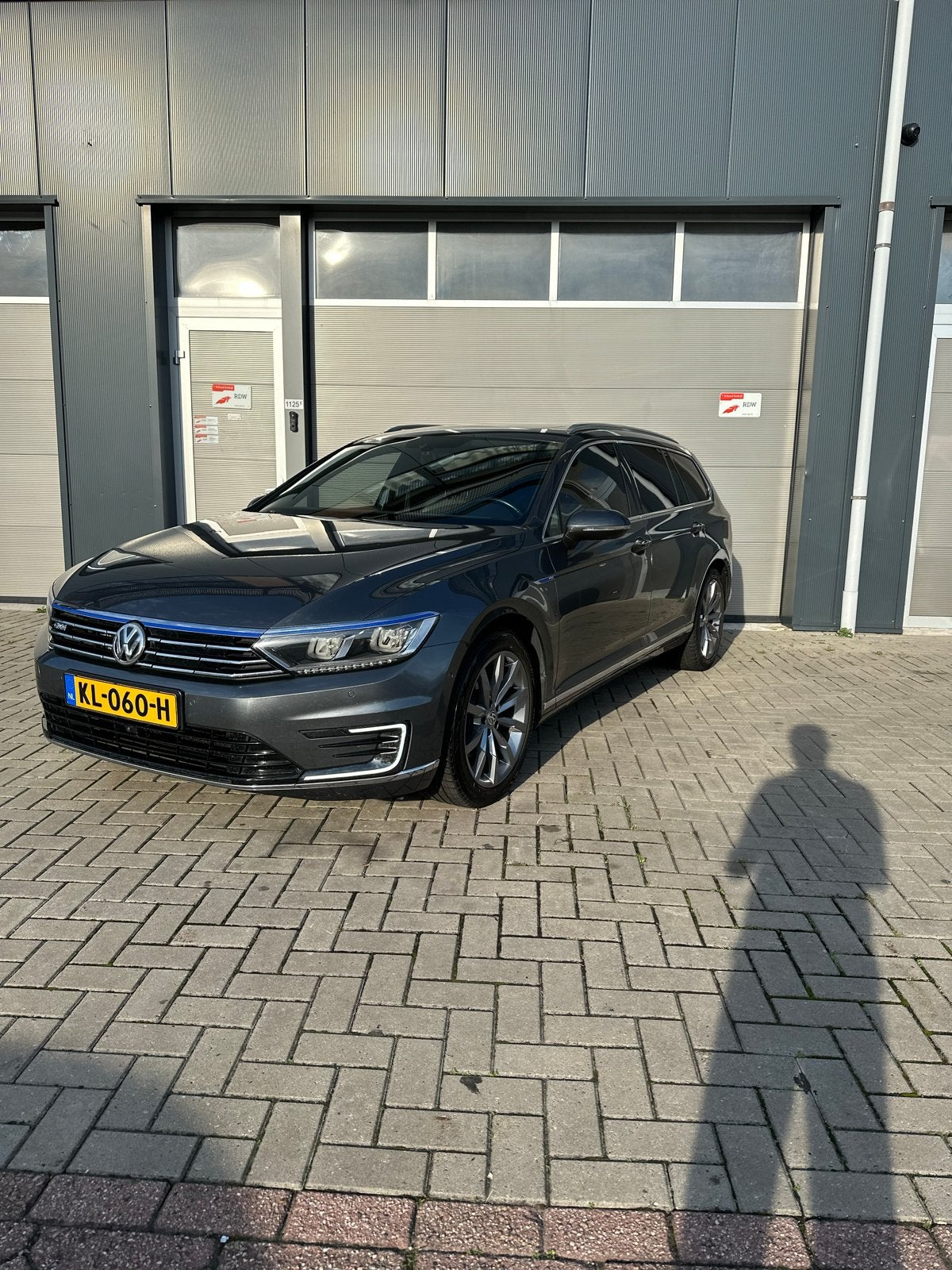 Volkswagen Passat 1.4 TSI 160KW GTE Phev VAR Dsg6 2016 Grijs, 156 pk, Hybride Elektrisch/Benzine, 1600 kg, 93 €/maand