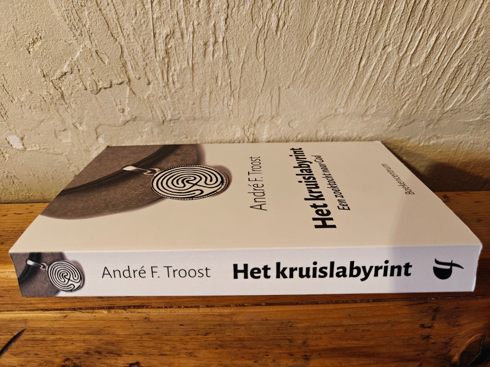 Het kruislabyrint., Ophalen of Verzenden, Zo goed als nieuw
