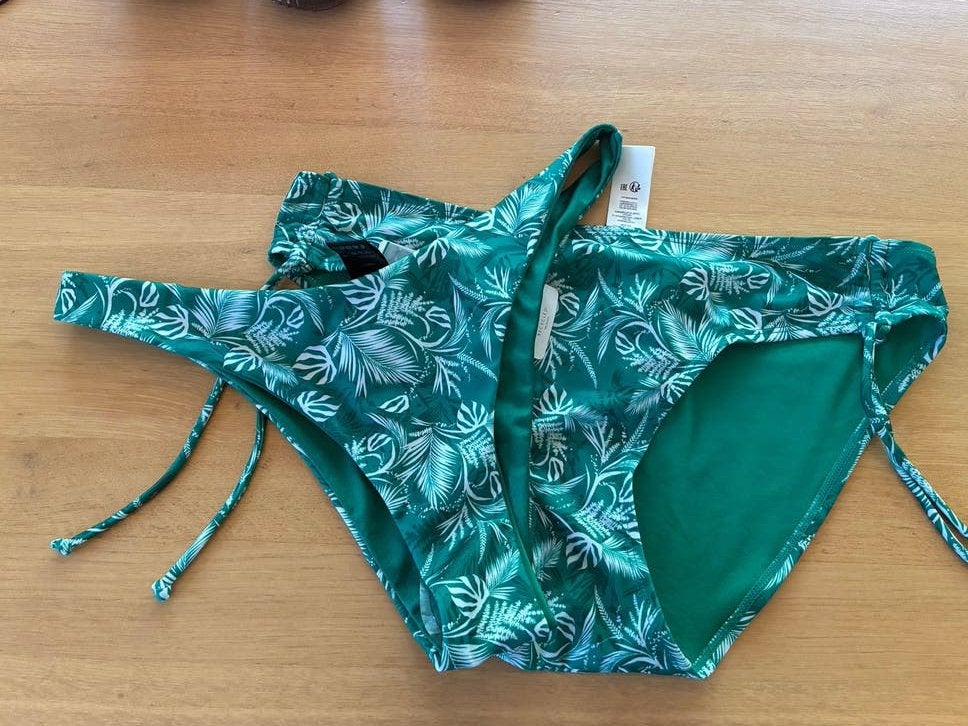 Hunkemöller Rebecca Mir Brazilian bikini broekje L nieuw, Ophalen of Verzenden, Nieuw, Groen, Bikini