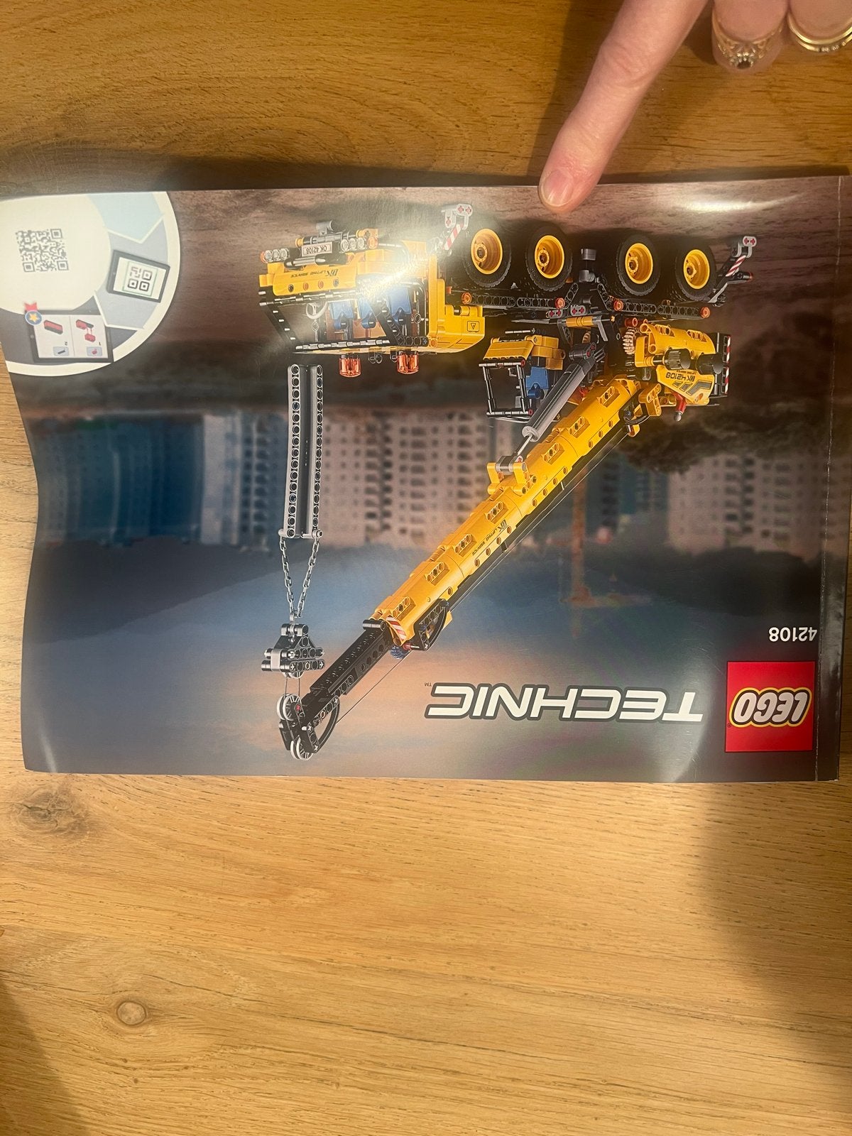 Lego Technic 42108 Mobiele Kraan - Compleet met doos en boek, Ophalen of Verzenden, Gebruikt