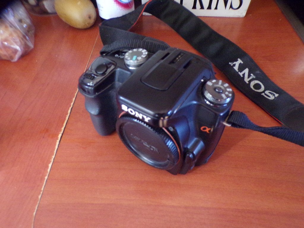 Sony DSLR A100 Camera body, Audio, Tv en Foto, Fotocamera's Digitaal, Accu, Gebruikt, Spiegelreflex, 10 megapixels