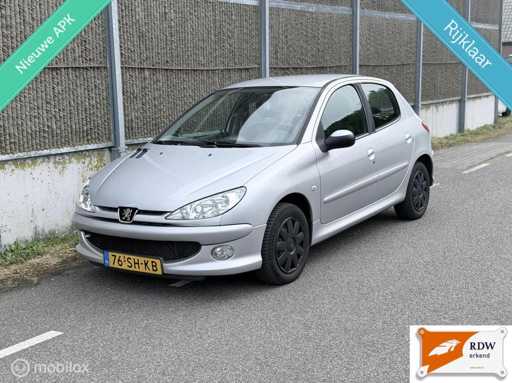 Peugeot 206 1.4 Air-line 3 NAP/AIRCO/NWE APK/NETTE AUTO, Voorwielaandrijving, 31 €/maand, 4 cilinders, Origineel Nederlands