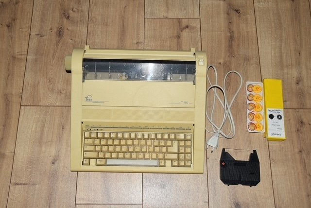 typemachine elektrisch Triumph Adler, Ophalen, Gebruikt