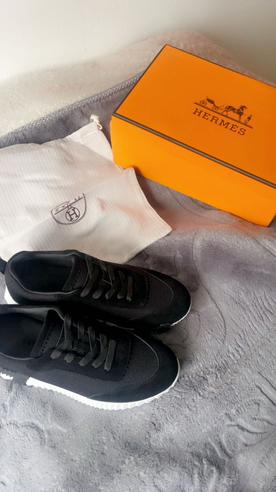 Hermes Sneakers Zwart - Maat 42, Kleding | Heren, Ophalen of Verzenden, Zo goed als nieuw, Zwart, Sneakers of Gympen