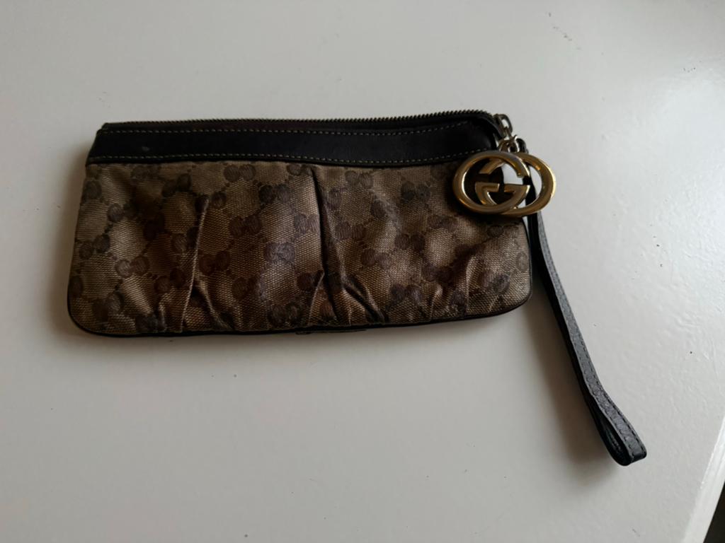 Gucci GG Canvas Wristlet / Clutch – Origineel, Ophalen of Verzenden, Gebruikt, Bruin, Avondtasje