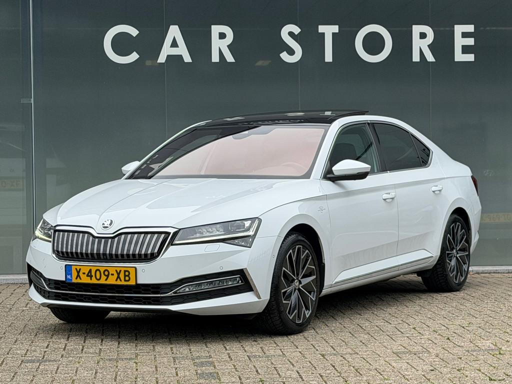 Skoda Superb 1.4 TSI iV LAURIN & KLEMENT PANORAMADAK TREKHAA, Wit, Hybride Elektrisch/Benzine, 1600 kg, 13 kWh
