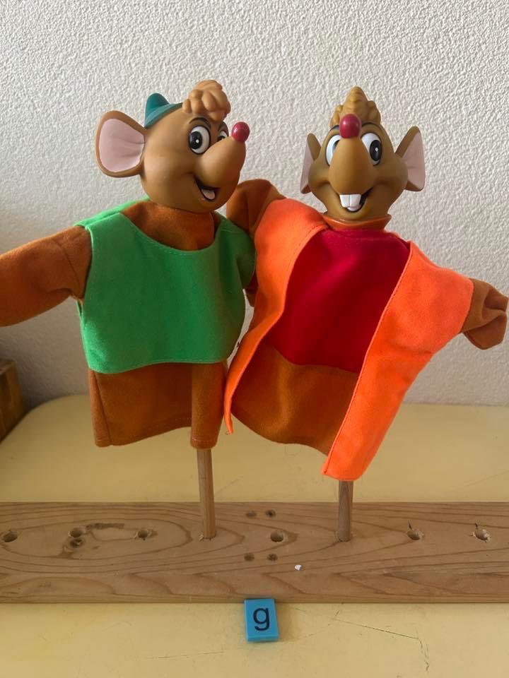 Disney Assepoester AH spaaractie handpoppen set van 2, Verzamelen, Ophalen of Verzenden, Assepoester of Belle, Gebruikt, Knuffel