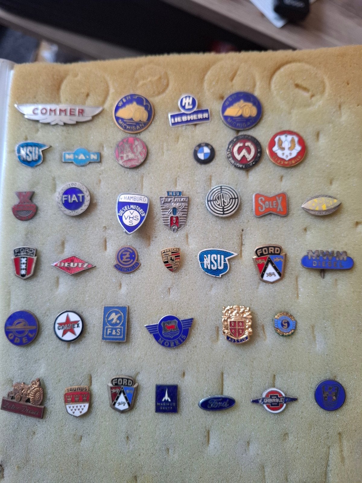 Verzameling emaille auto speldjes / pins - Diverse merken, Verzamelen, Ophalen of Verzenden