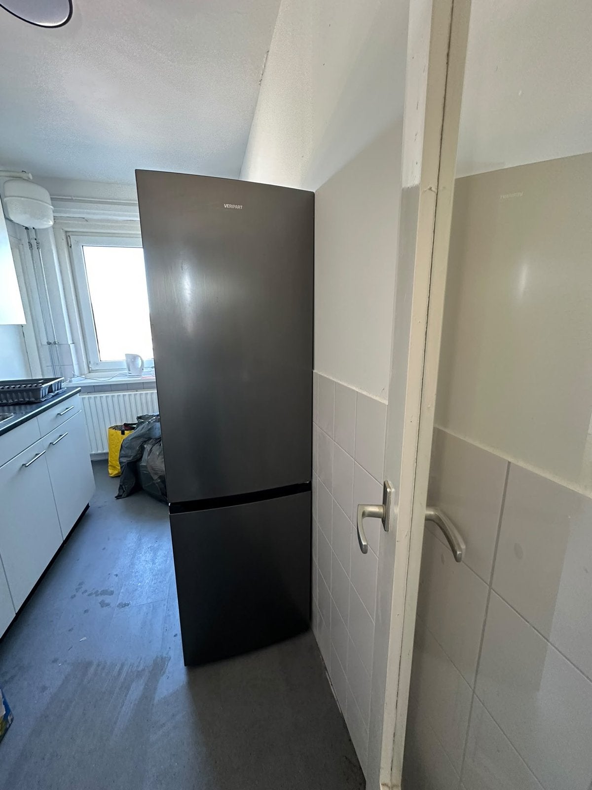 Foto 6 van Veripart Koel-vriescombinatie 253L - Gebruikt