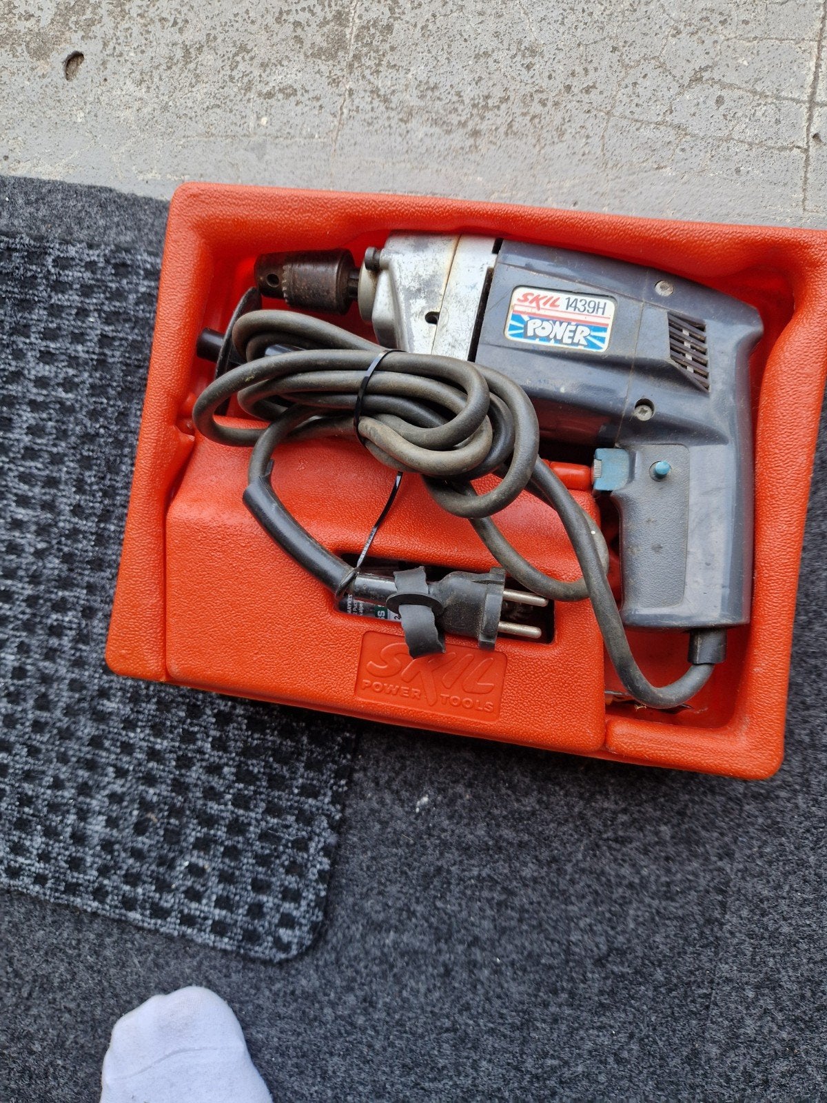 Skil boormachine met diverse boortjes, Ophalen of Verzenden, Gebruikt, Minder dan 400 watt, Boormachine