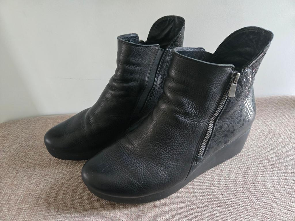 Mephisto Zwarte Leren Enkellaarzen met Soft-Air Technologie, Mephisto, Zwart, Lage of Enkellaarzen, Ophalen of Verzenden