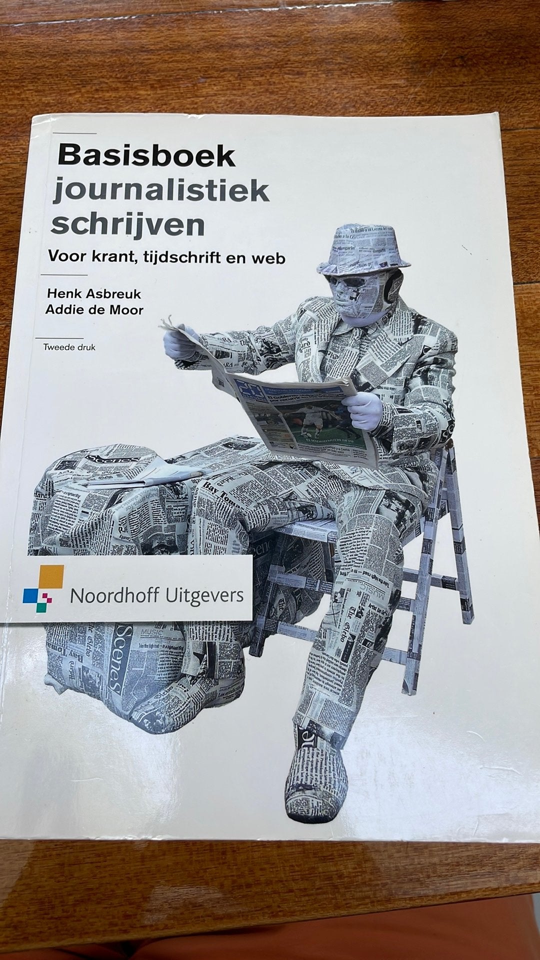 Basisboek journalistiek schrijven, Boeken, Ophalen of Verzenden, Zo goed als nieuw