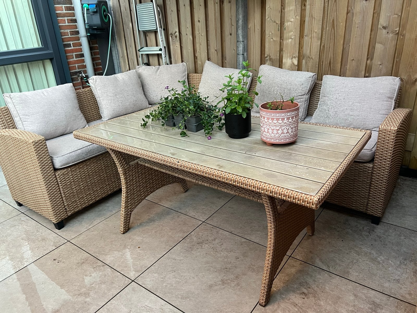 Wicker Loungeset met Tafel en NIEUWE KUSSENSET, Ophalen, 5 zitplaatsen, Zo goed als nieuw, Loungeset