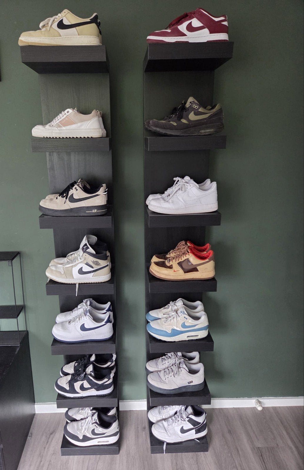 IKEA Lack wandrek zwart
(Exlusief schoenen), Huis en Inrichting, Ophalen, Zo goed als nieuw