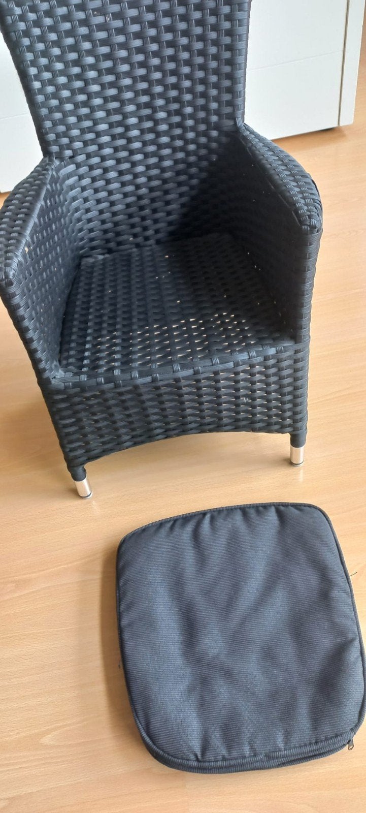 Zwarte Wicker Stoel met Kussen - Zo goed als nieuw, Ophalen, Zo goed als nieuw, Stoel(en)