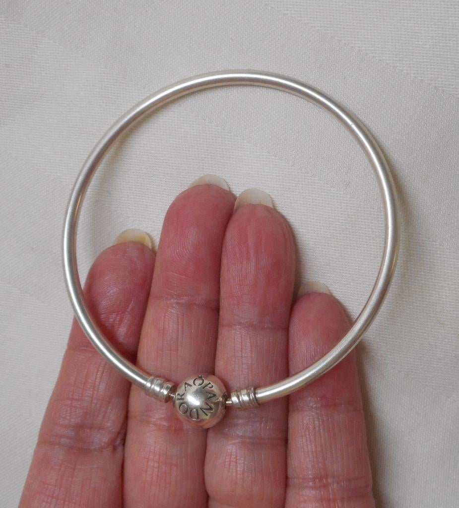 Zilveren Pandora armband Moments Charm Bangle nr.254, Verzenden, Zo goed als nieuw, Zilver, Zilver