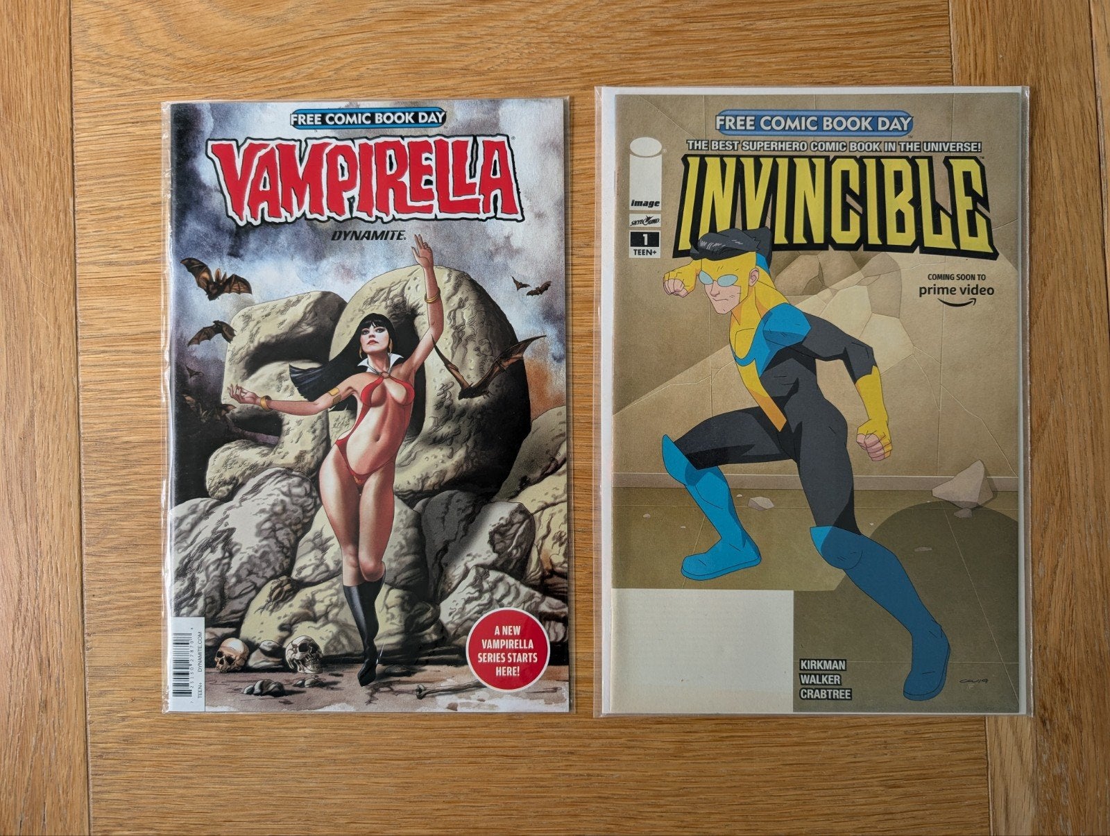 Twee Free comic book dat comics vampirella en invincible, Meerdere comics, Ophalen of Verzenden, Amerika