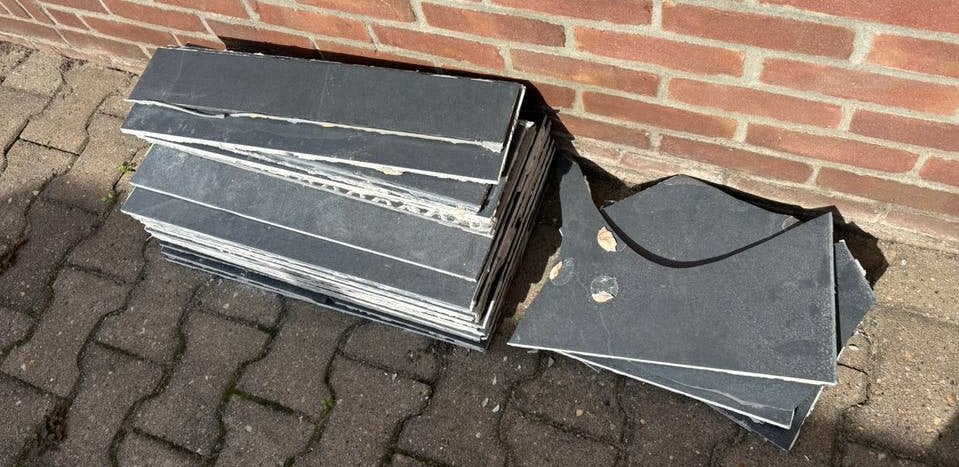 Gebruikte badkamer tegels in tact en netjes antraciet 30x60, 60 cm of meer, Gebruikt, Wandtegels, Ophalen of Verzenden