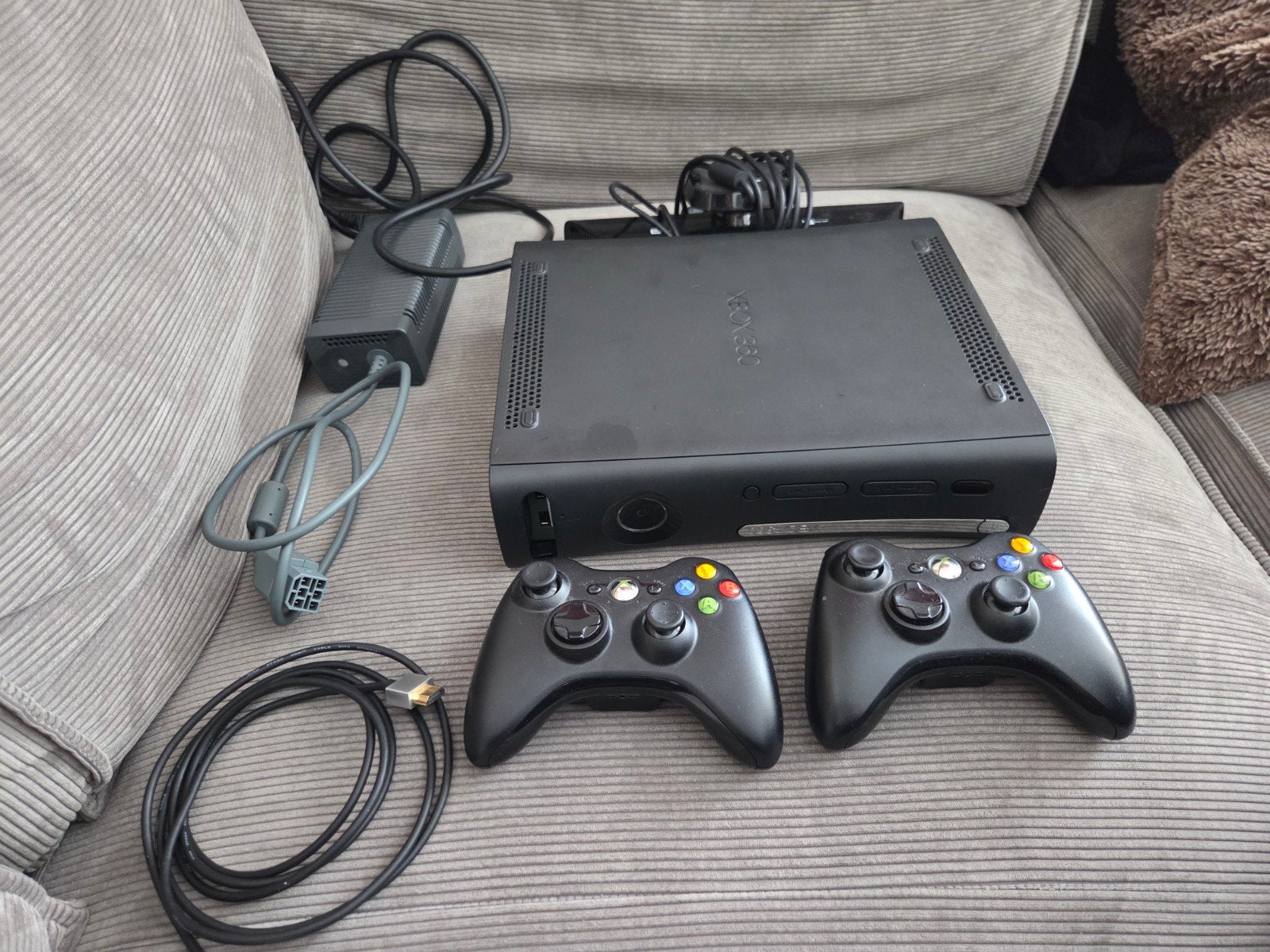 Xbox 360 (2009) met Jasper chip en 2 draadloze controllers, Met kinect, Ophalen of Verzenden, Zo goed als nieuw, Met 2 controllers