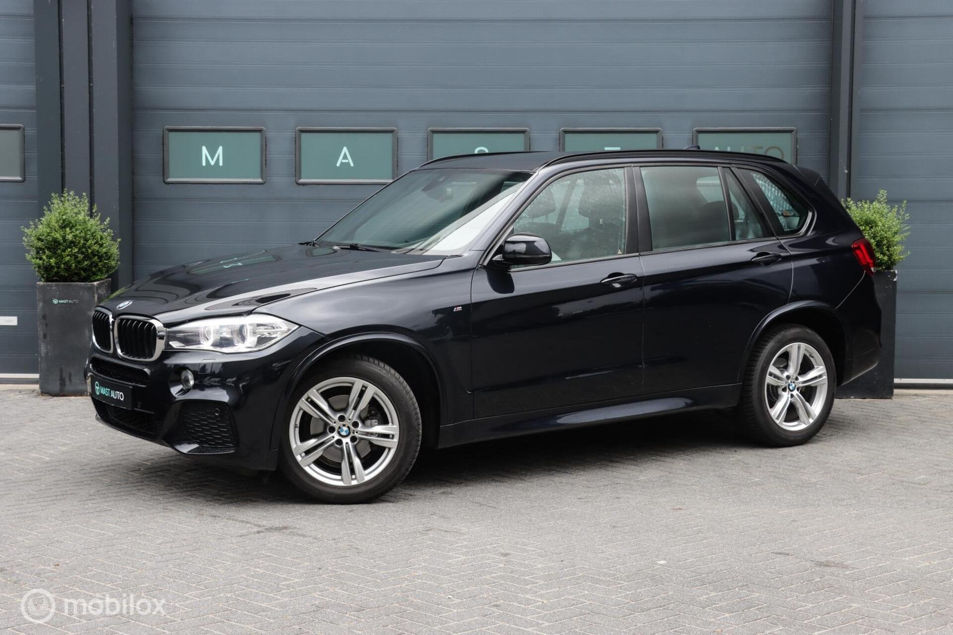 BMW X5 xDrive25d |M-Sport|HUD|Trekhaak|Camera|Comfortstoelen, Auto's, Zwart, Leder, Diesel, Vierwielaandrijving