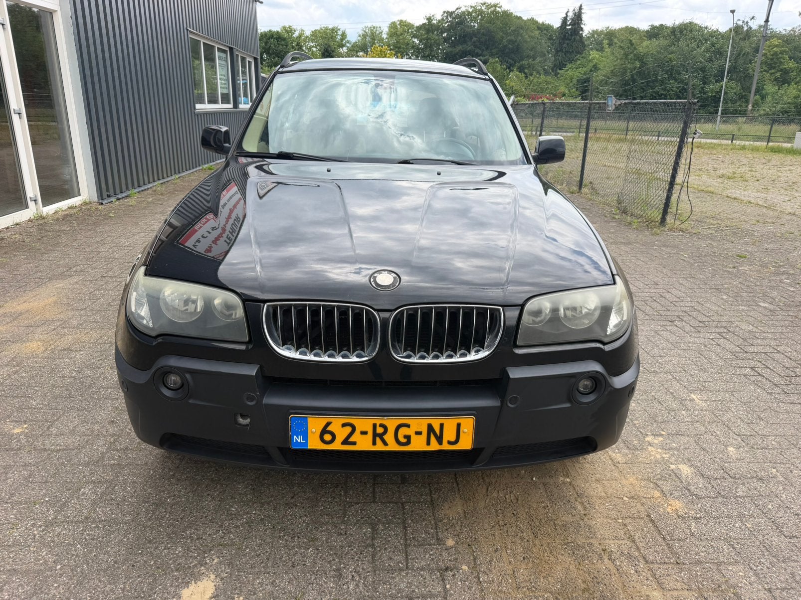 BMW X3 3.0 I 2005 Zwart hele mooie en nette auto, Auto's, Euro 5, Achterwielaandrijving, Beige, 2000 kg