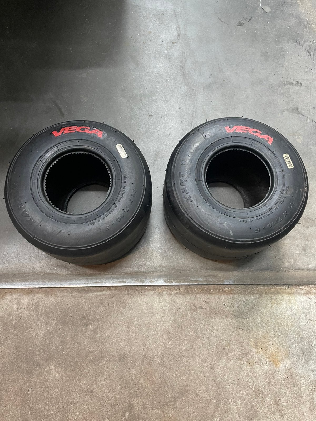 Set nieuwe vega sl4 achter banden, Sport en Fitness, Ophalen of Verzenden, Zo goed als nieuw, Onderdelen Kart
