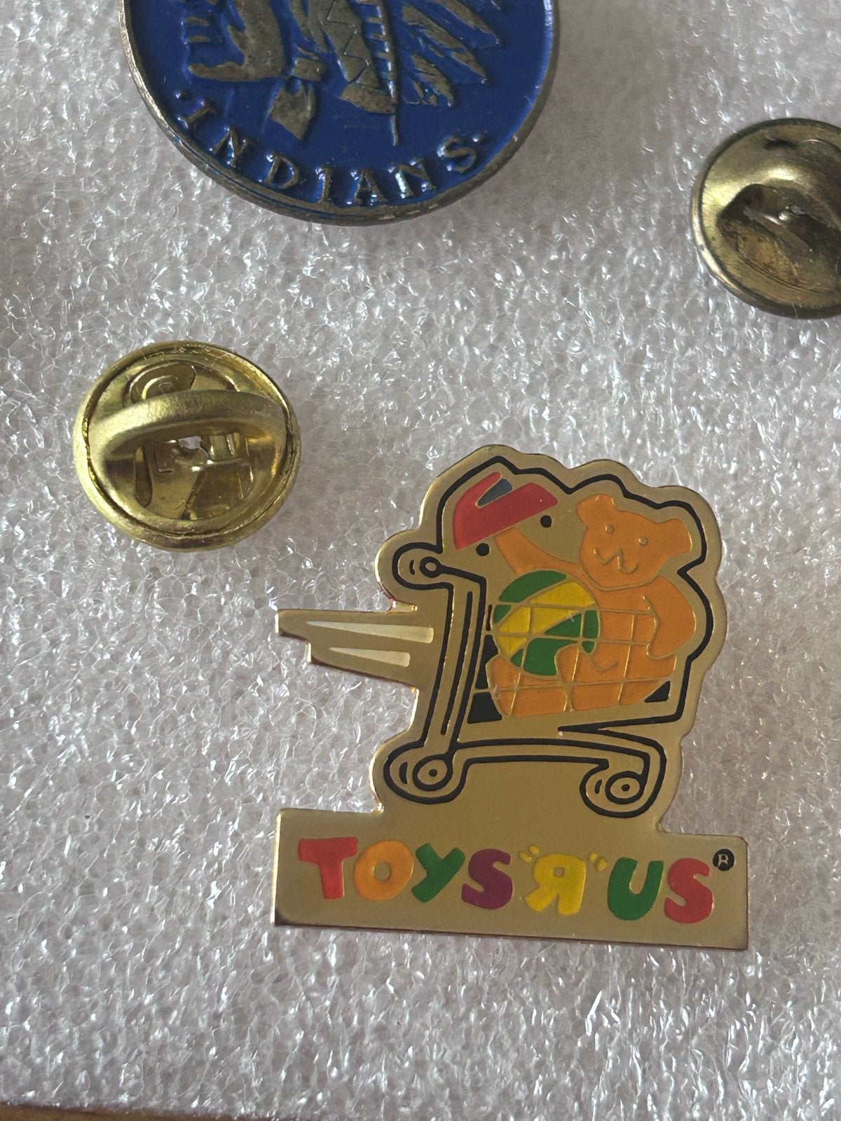 Vintage Toys 'R' Us Winkelwagen Pin, Verzamelen, Ophalen of Verzenden, Gebruikt, Merk, Speldje of Pin