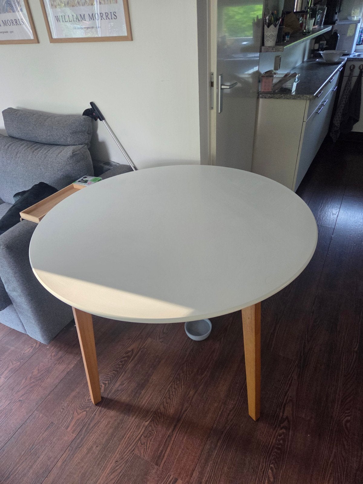 Ronde tafel 105cm doorsnee, Huis en Inrichting, Ophalen