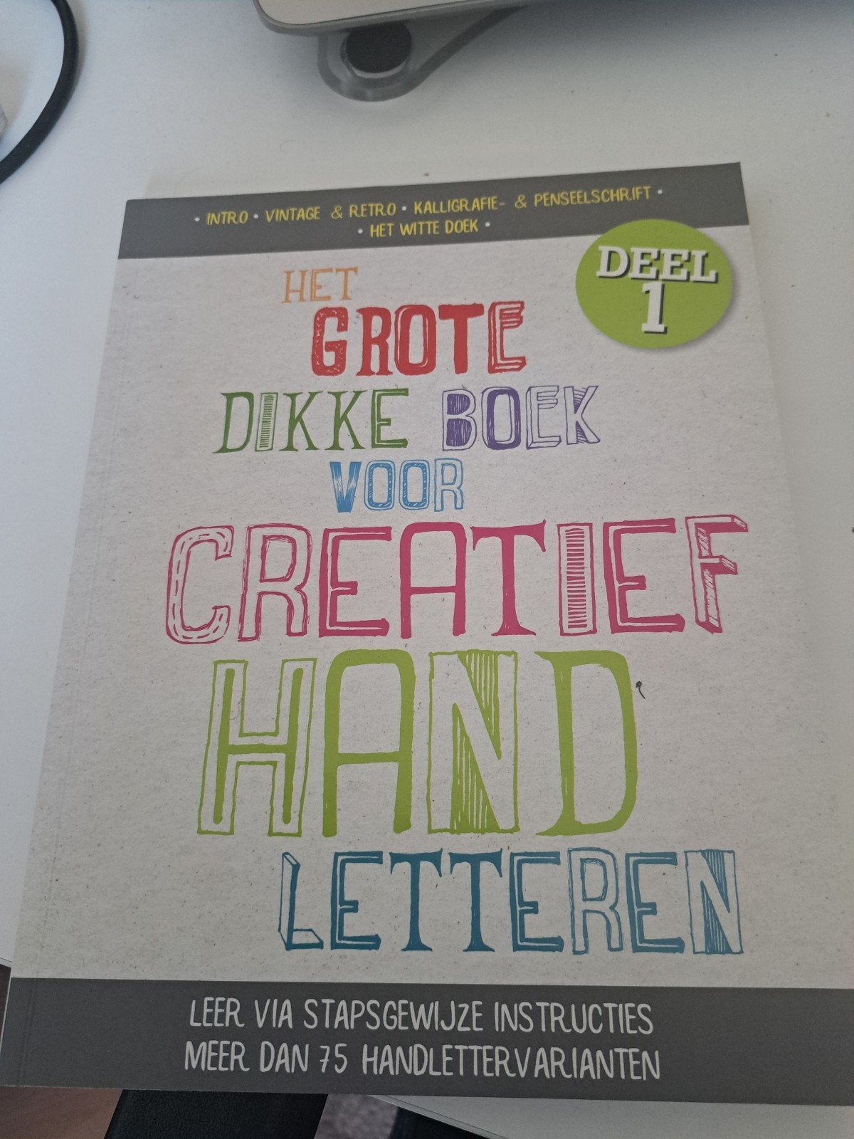 Het grote dikke boek voor creatief handletteren deel 1, Ophalen of Verzenden, Zo goed als nieuw, Overige onderwerpen