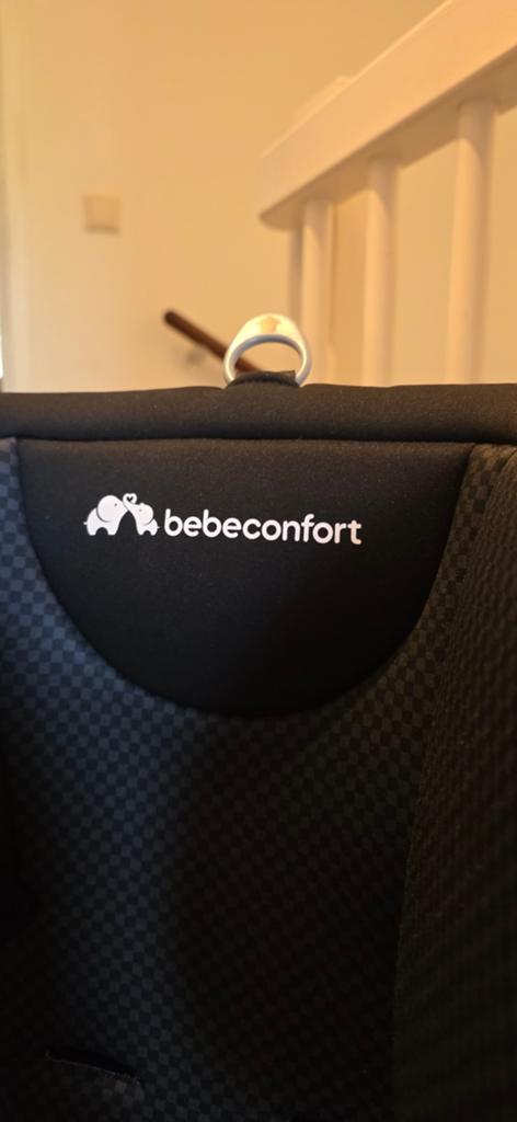Bebeconfort Kinderautostoel - Zwart, Kinderen en Baby's, 15 t/m 36 kg, Verstelbare rugleuning, Zo goed als nieuw, Isofix