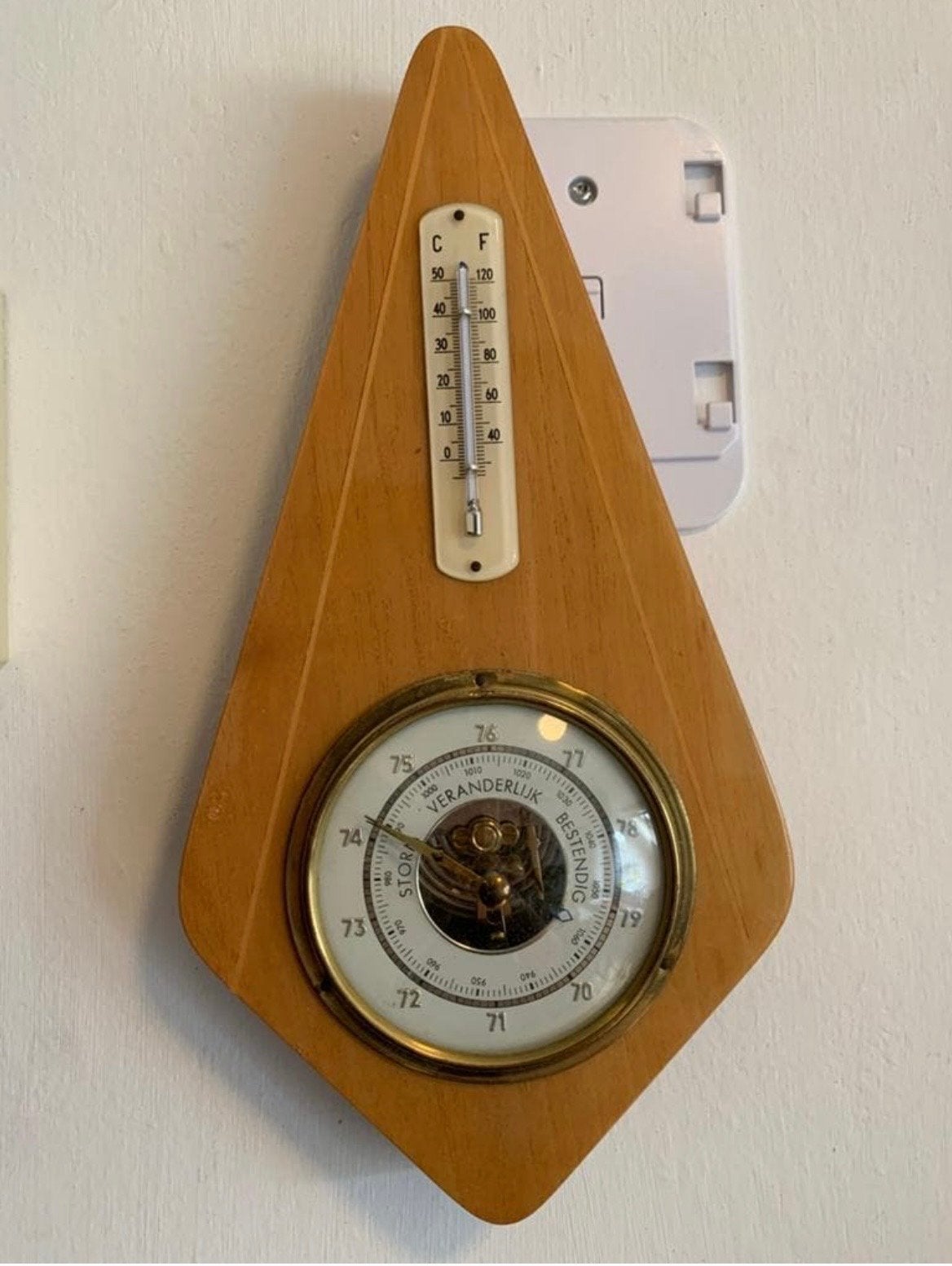 Vintage Barometer en Thermometer op Houten Plaat, Ophalen of Verzenden, Gebruikt, Barometer