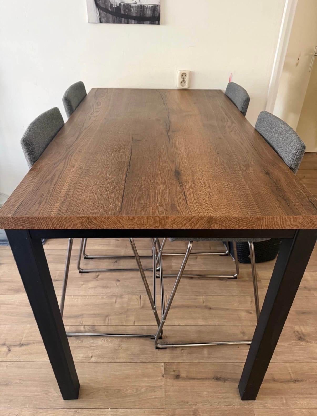 Bartafel met 4 grijze barkrukken, Ophalen, Gebruikt, 100 tot 150 cm, 50 tot 100 cm