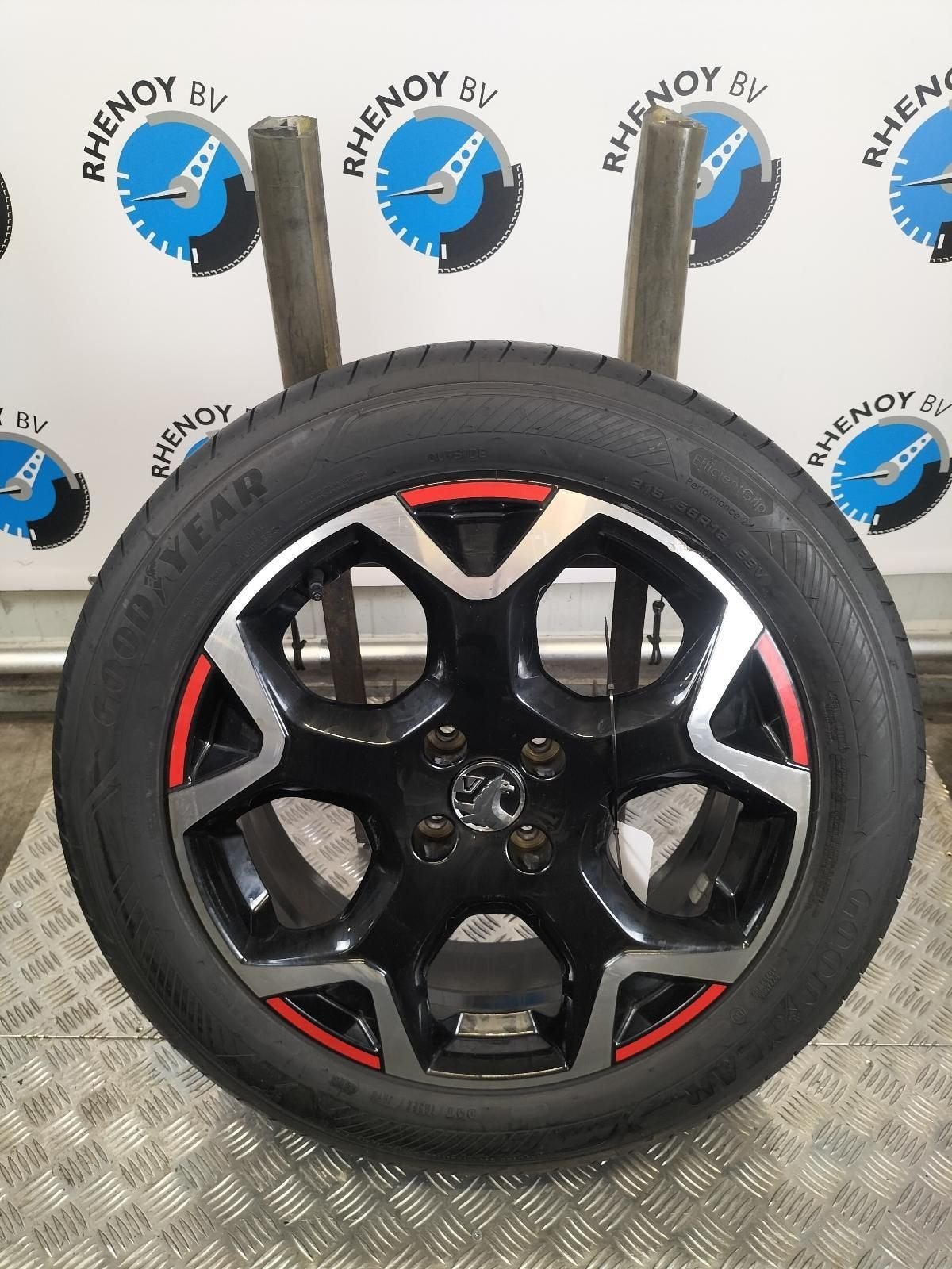 Opel mokka 2024 (P2QO) CROSS 215/55 18 Goodyear 9835097680, Auto-onderdelen, Banden en Velgen, 18 inch, -, -, Banden en Velgen