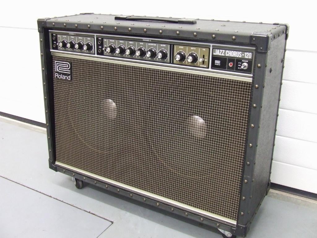 Roland Jazzchorus 120 bouwjaar 1984, Muziek en Instrumenten, Ophalen, Zo goed als nieuw, 100 watt of meer