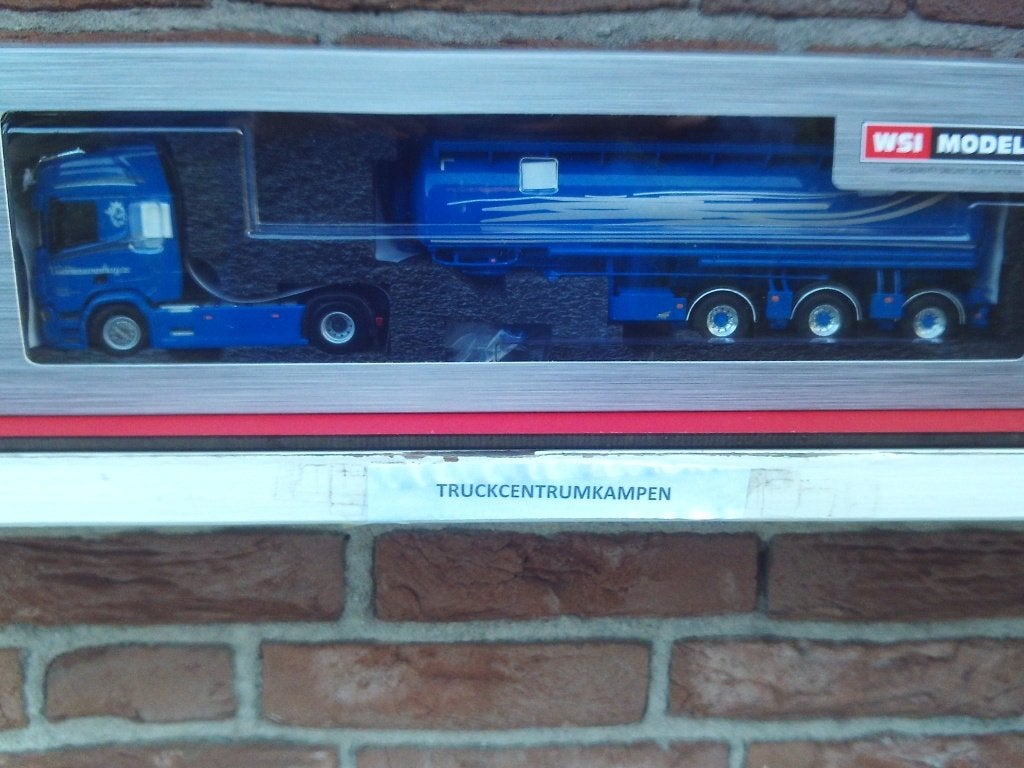 WSI  Scania  R  Highline  van  Nieuwenhuize., Hobby en Vrije tijd, Ophalen of Verzenden, Nieuw, Bus of Vrachtwagen, Wsi