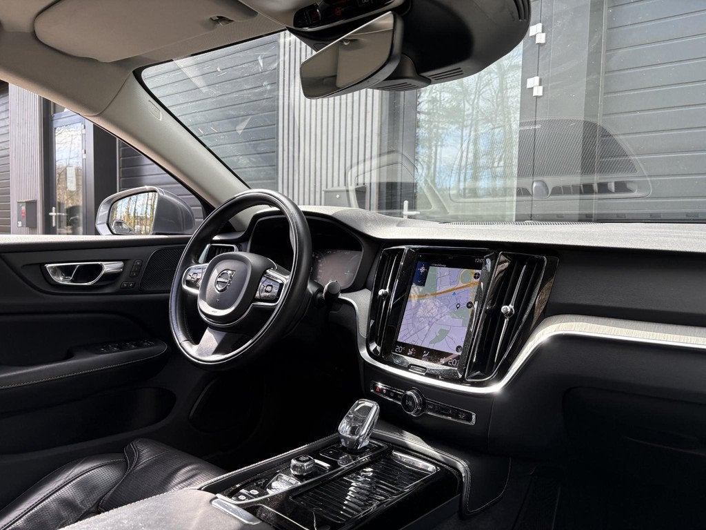 Volvo S60 2.0 Recharge T6 AWD R-Design BTW, Gebruikt, Euro 6, 4 cilinders, Vierwielaandrijving