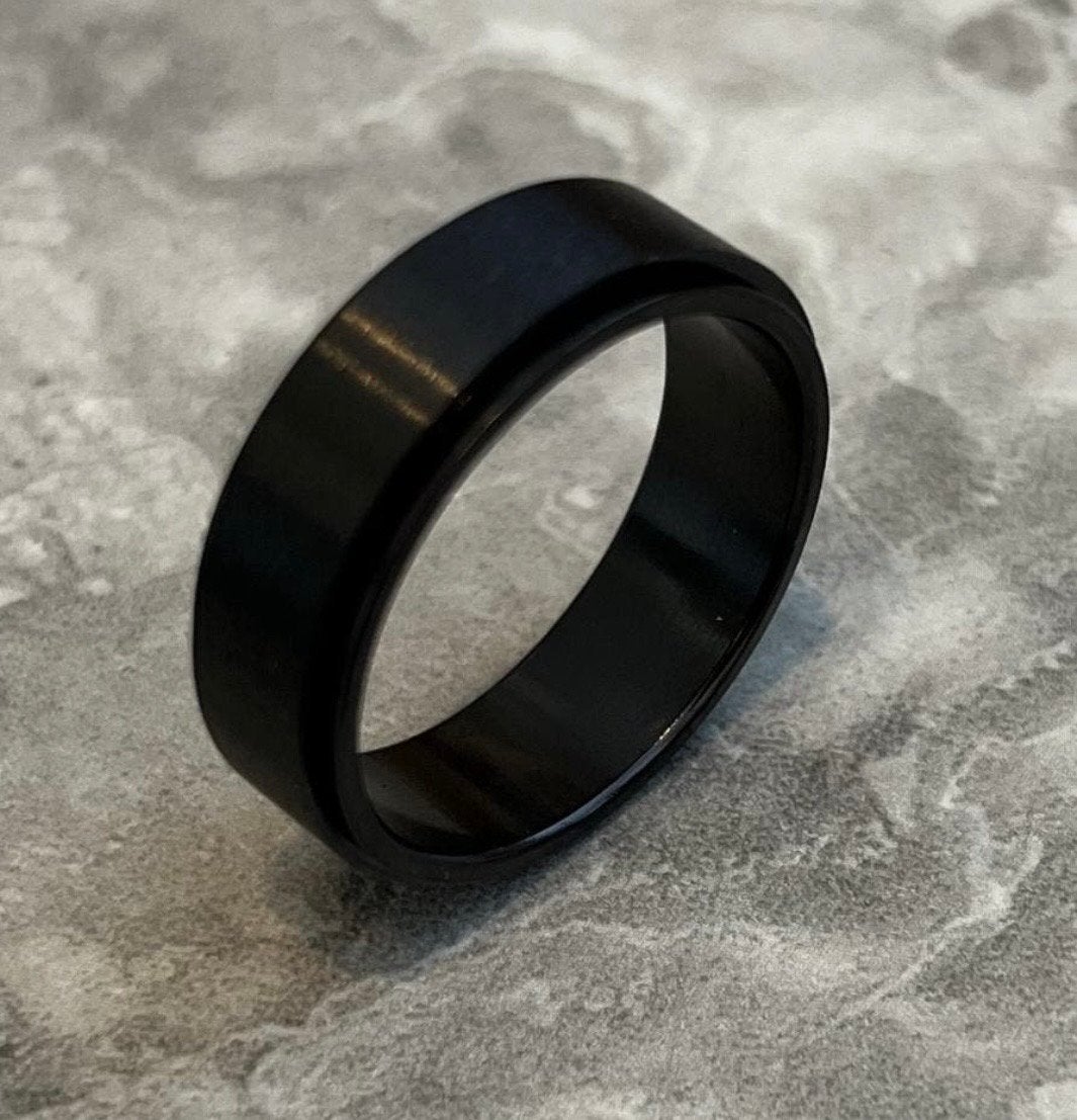 Nieuwe Zwarte Massieve Titanium Ring Maat 22, Sieraden, Tassen en Uiterlijk, Ringen, Overige materialen, 20 of groter, Zwart, Nieuw